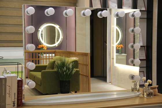 White Finishing Dimmable Backlit Mirror With LED Light Bulbs For Beauty Statio